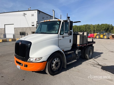 2005 International 8600 Flatbed Truck