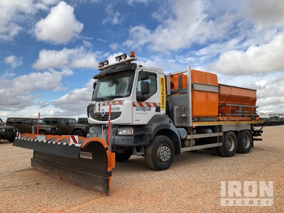 2011 Renault Kerax 6x6 شاحنة كشط الثلج