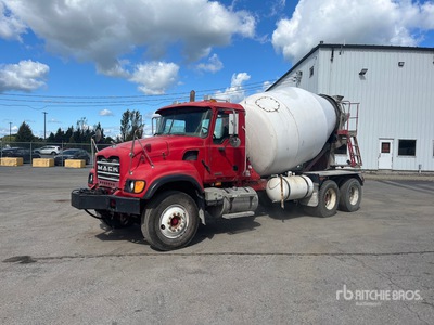 2005 Mack CV713 6x4 Camion hormigonera