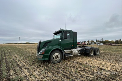 2007 Volvo D16 VNL 64T 6x4 T/A Day Cab Truck Tractor