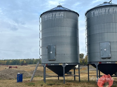 Westeel 6 Ring Hopper Man hole Grain Bin