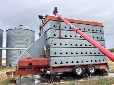 VT 6500 3.7m bu/hr 2, 6 in auger approximately 30ft and 45 ft Grain Dryer