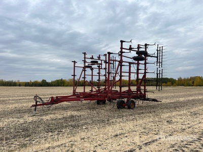Case IH 4900 42 ft Cultivator