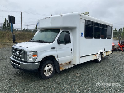 2017 Ford E-350 4x2 12-Seat Mini Bus