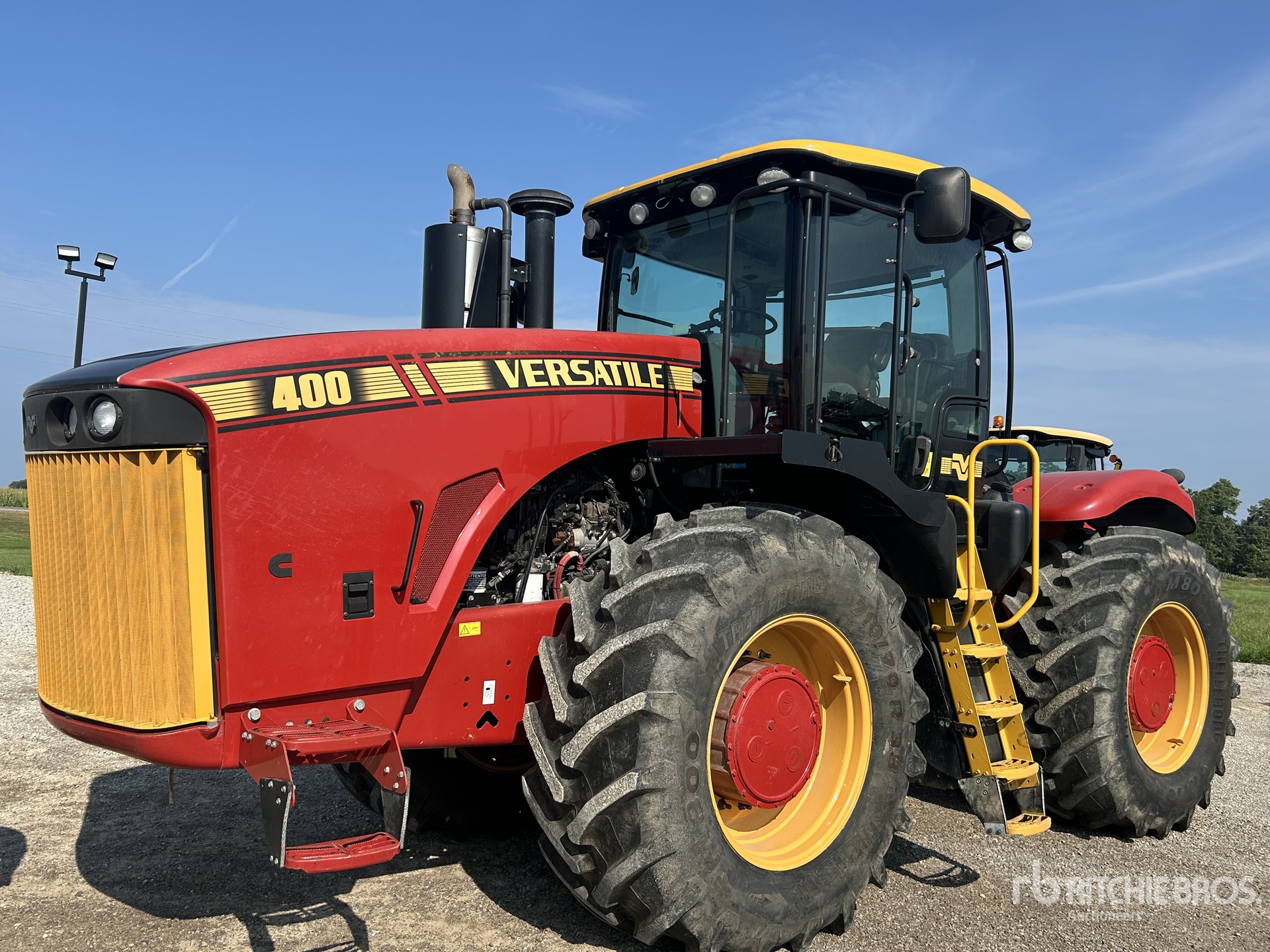 2017 Versatile 400 Articulated Tractor