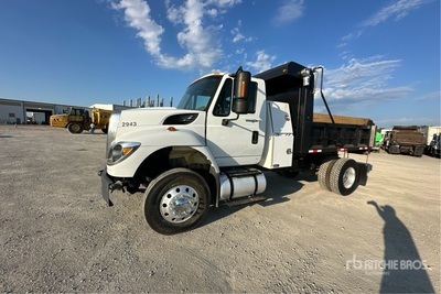 2011 International 7400 4x2 WorkStar S/A Dump Truck