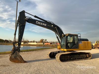 2017 John Deere 210G LC Tracked Excavator
