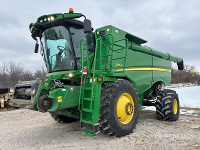 2012 John Deere S690 4x4 Combine Harvester