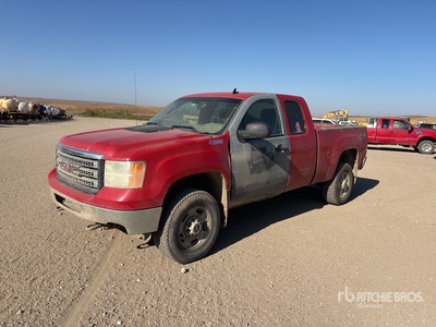 2013 GMC Sierra 2500 4x4 Extended Cab Pickup