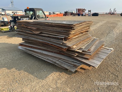 Quantity of 4 ft x 8 ft x 1/2 in Compensato