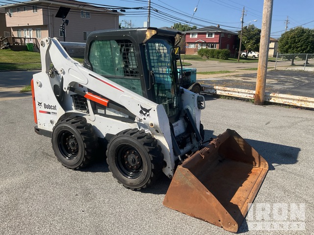 MINI CARGADOR SOBRE RUEDAS 2015 BOBCAT LOADER