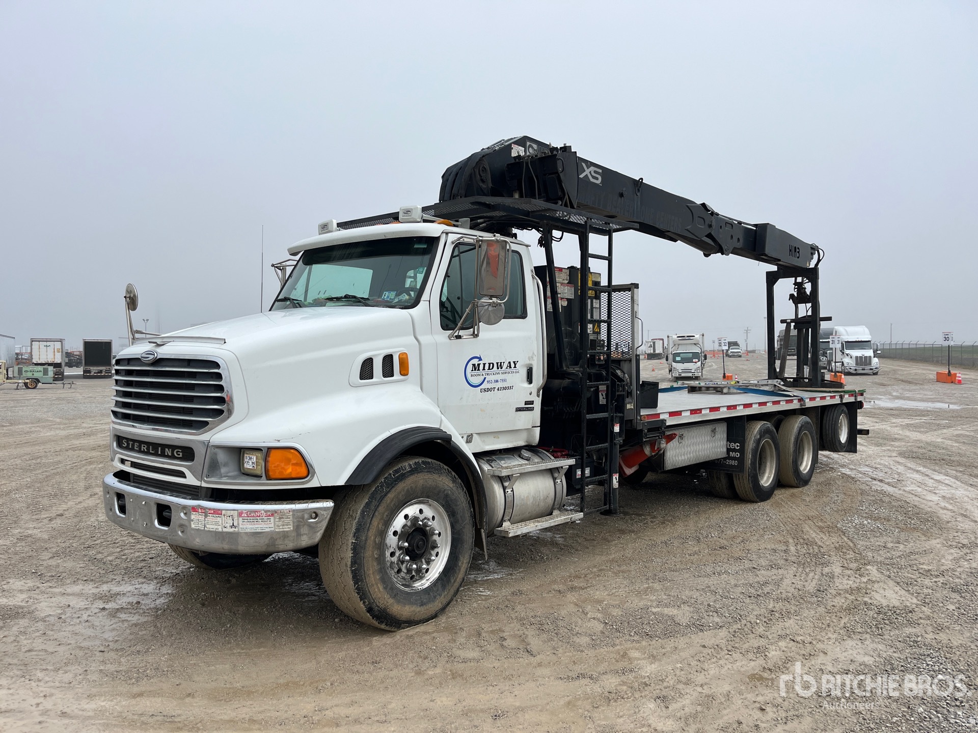 Hiab 335 K-4 7500 lb Knuckle Boom on 2003 Sterling L9500 8x4 Boom Truck (Inoperable)