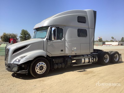 2020 Volvo VNL860 6x4 T/A Sleeper Truck Tractor