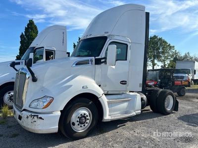 2015 Kenworth T-680 4x2 S/A Day Cab Truck Tractor