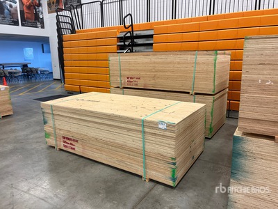 Quantity of (1) Bundle of (60) 5/8 in x 4 ft x 8 ft, (2) Bundles of (50) 1/2 in x 4 ft x 8 ft Contreplaqué