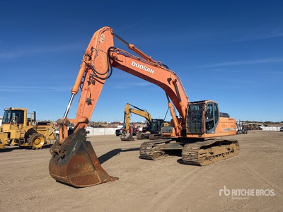 2010 Doosan DX300LC Excavatrice sur chenilles