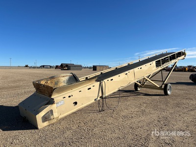 2021 Groundworx 42 in x 40 ft Portable Stacking Conveyor