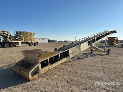 2017 Groundworx 36 in x 60 ft Portable Stacking Conveyor