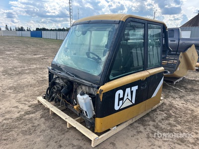6 ft Cabina - Fits Cat 740