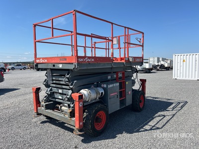 Skyjack SJ8841RT 4x4 Dual Fuel Scissor Lift