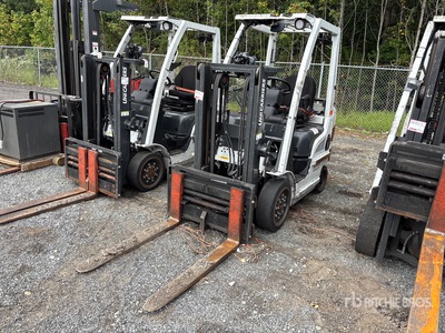 2014 Nissan MCP1F2A20LV 4000 lb Cushion Tire Carretilla Elevadora