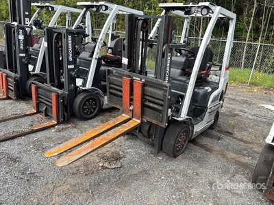 2014 Nissan MCP1F2A20LV 4000 lb Cushion Tire Carretilla Elevadora