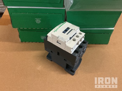 (8) Schneider Electric LC1D09B7 Magnetic Contactors