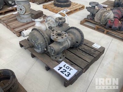 Quantity of (3) Actuator Valves Equipo de taller de maquinas para yacimientos petroliferos