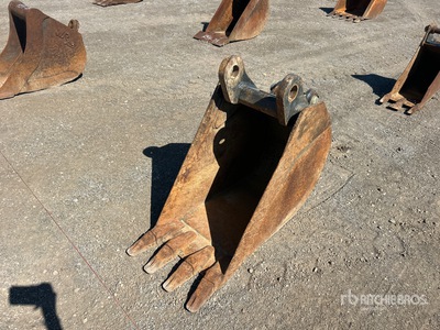 16 in Digging Excavator Bucket