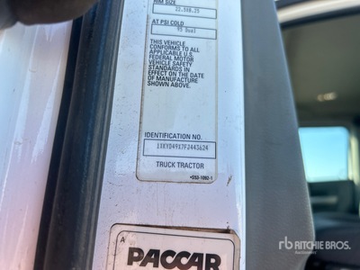 2015 Kenworth T-680 6x4 T/A Dagcabine Trekker