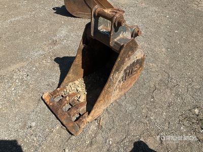 Werk-Brau 18 in Digging Excavator Bucket - Fits Cat 305