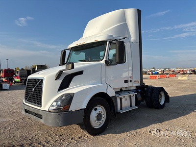 2016 Volvo VNL 4x2 S/A Day Cab Truck Tractor