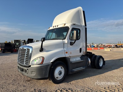2016 Freightliner Cascadia 125 4x2 S/A Day Cab Truck Tractor