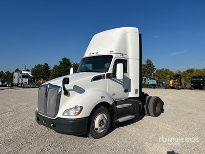 2016 Kenworth T680 4x2 Day Cab Truck Tractor