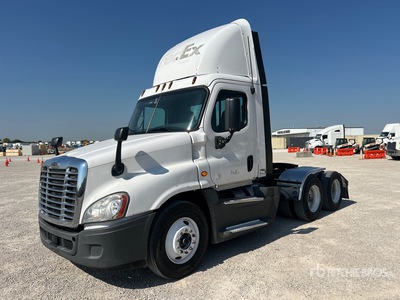 2015 Freightliner Cascadia 125 6x4 T/A Day Cab Truck Tractor