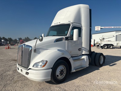 2015 Kenworth T680 4x2 Day Cab Truck Tractor
