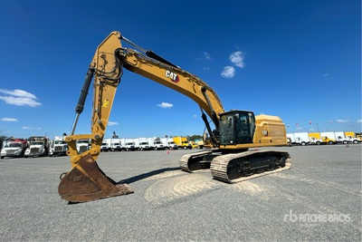 2022 Cat 349 Tracked Excavator