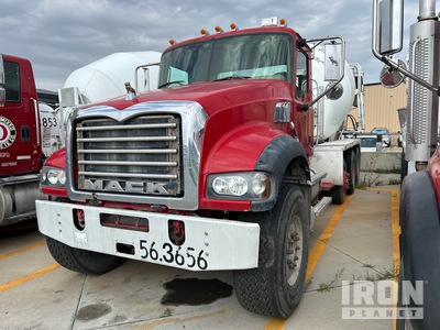 2009 Mack GU713 10x4 Camion hormigonera