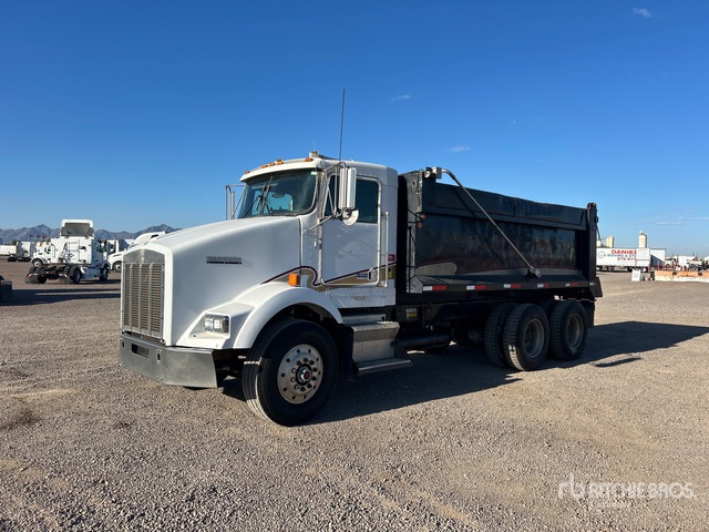 1999 Kenworth T800 6x4 T/A Dump Truck