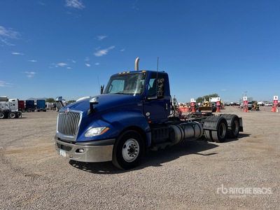 2019 International LT625 6x4 Ciągnik siodłowy T/A z kabiną dzienną