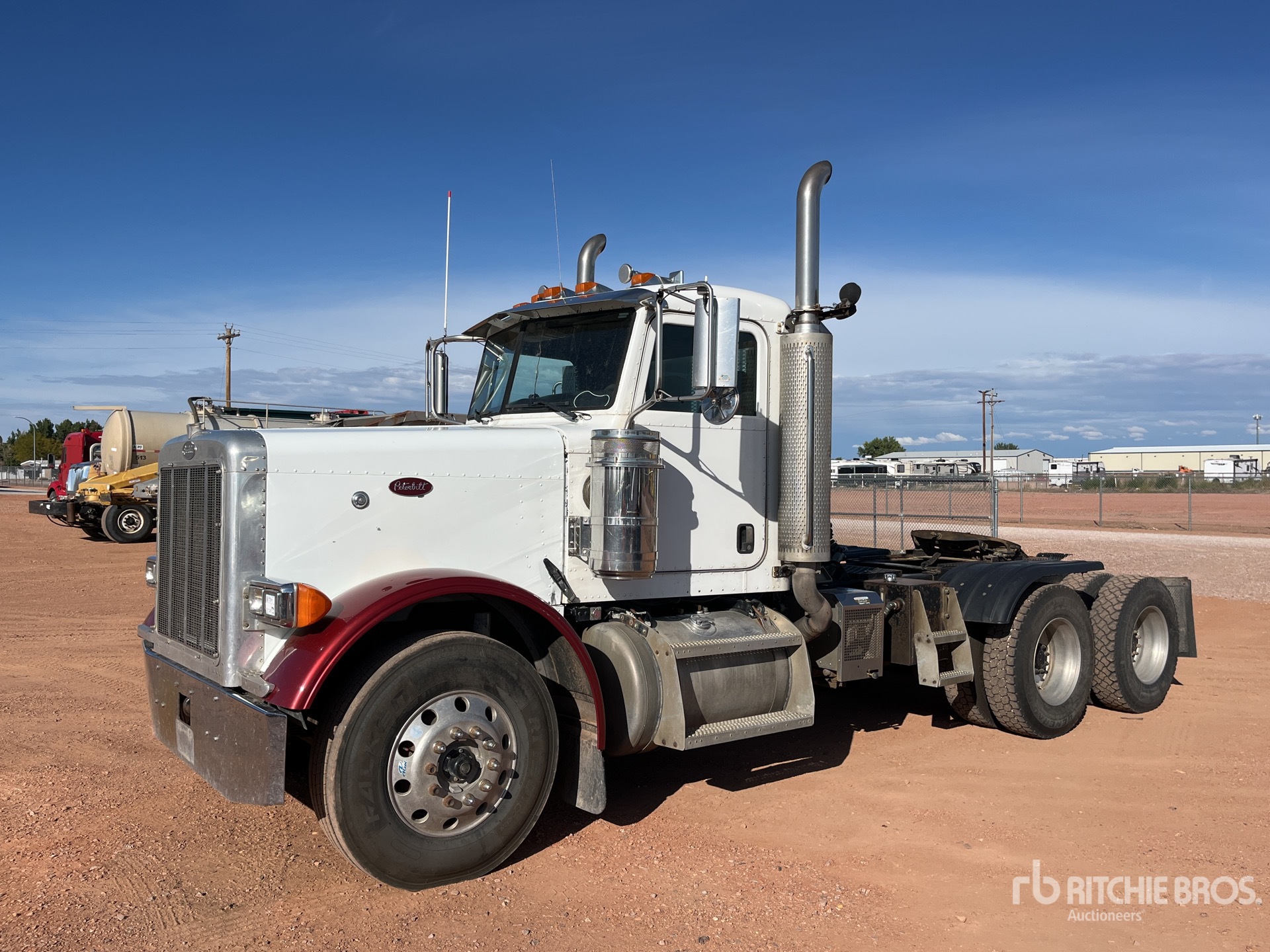 2005 Peterbilt 379 6x4 تراكتور شاحنة نهارية (ثنائية المحور)