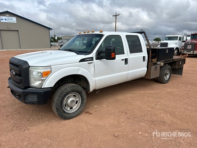 2014 Ford F-350 XL 4x4 Crew Cab Flatbed Truck