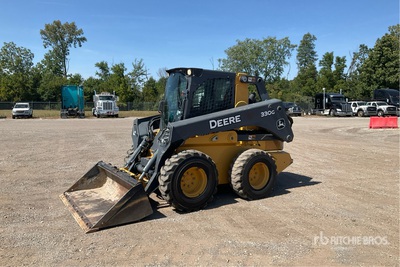 2017 John Deere 330G Two-Speed を見 Skid-Steer Loader