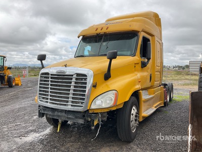 2016 Freightliner Cascadia 125 6x4 Tractocamión con Dormitorio (Inoperable) / T/A Sleeper Truck Tractor (Inoperable)