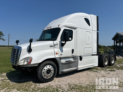 2015 Freightliner Cascadia 125 6x4 T/A Sleeper Truck Tractor