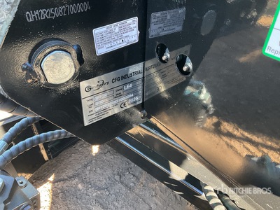 2025 CFG QH12R Mini Excavator (Unused)