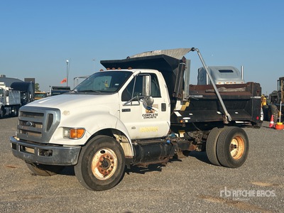 2011 Ford F-750 XL 4x2 S/A Dump Truck