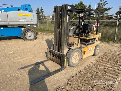 1999 Daewoo 4450 lb Pneumatic Tire Gabelstapler