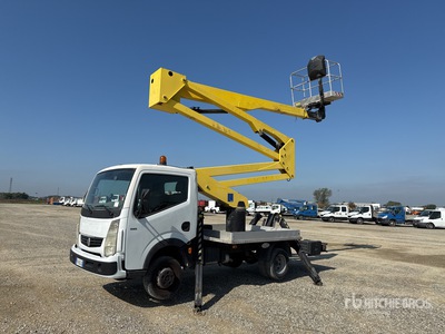 2011 Socage DA320 20 m on Renault  Maxity 110Dxi Bucket Truck
