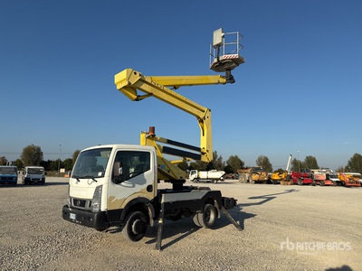 2015 Palfinger P200A 20 m on 2015 Nissan Cabstar Piattaforma autocarrata